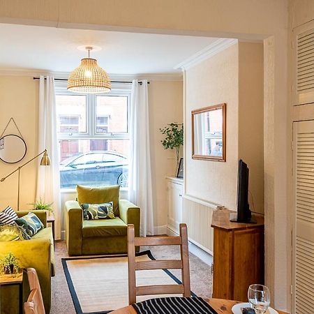 2 Bed, Up To 6 Guests Near Chester City Centre Екстериор снимка