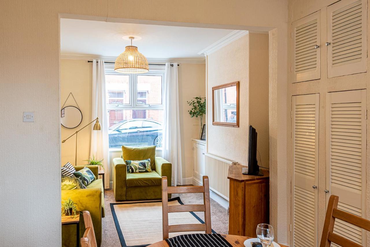 2 Bed, Up To 6 Guests Near Chester City Centre Екстериор снимка
