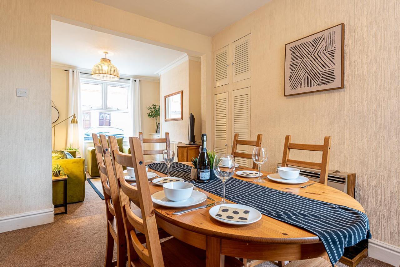 2 Bed, Up To 6 Guests Near Chester City Centre Екстериор снимка