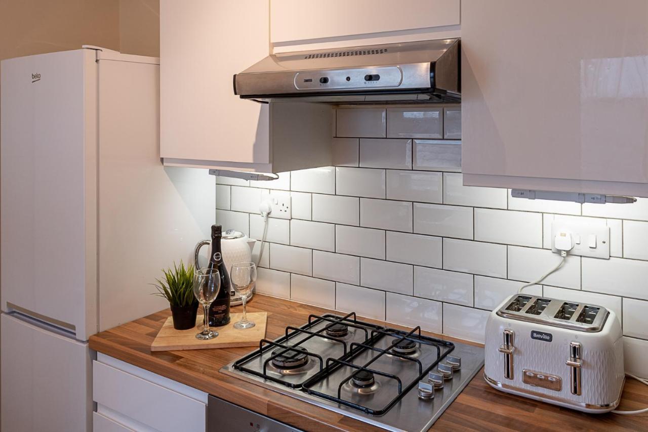 2 Bed, Up To 6 Guests Near Chester City Centre Екстериор снимка