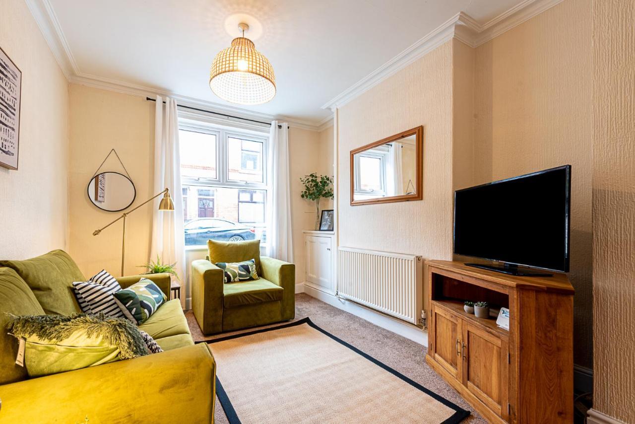 2 Bed, Up To 6 Guests Near Chester City Centre Екстериор снимка