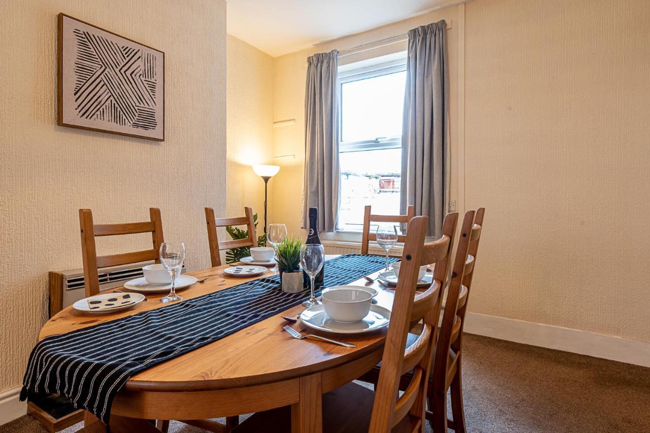 2 Bed, Up To 6 Guests Near Chester City Centre Екстериор снимка