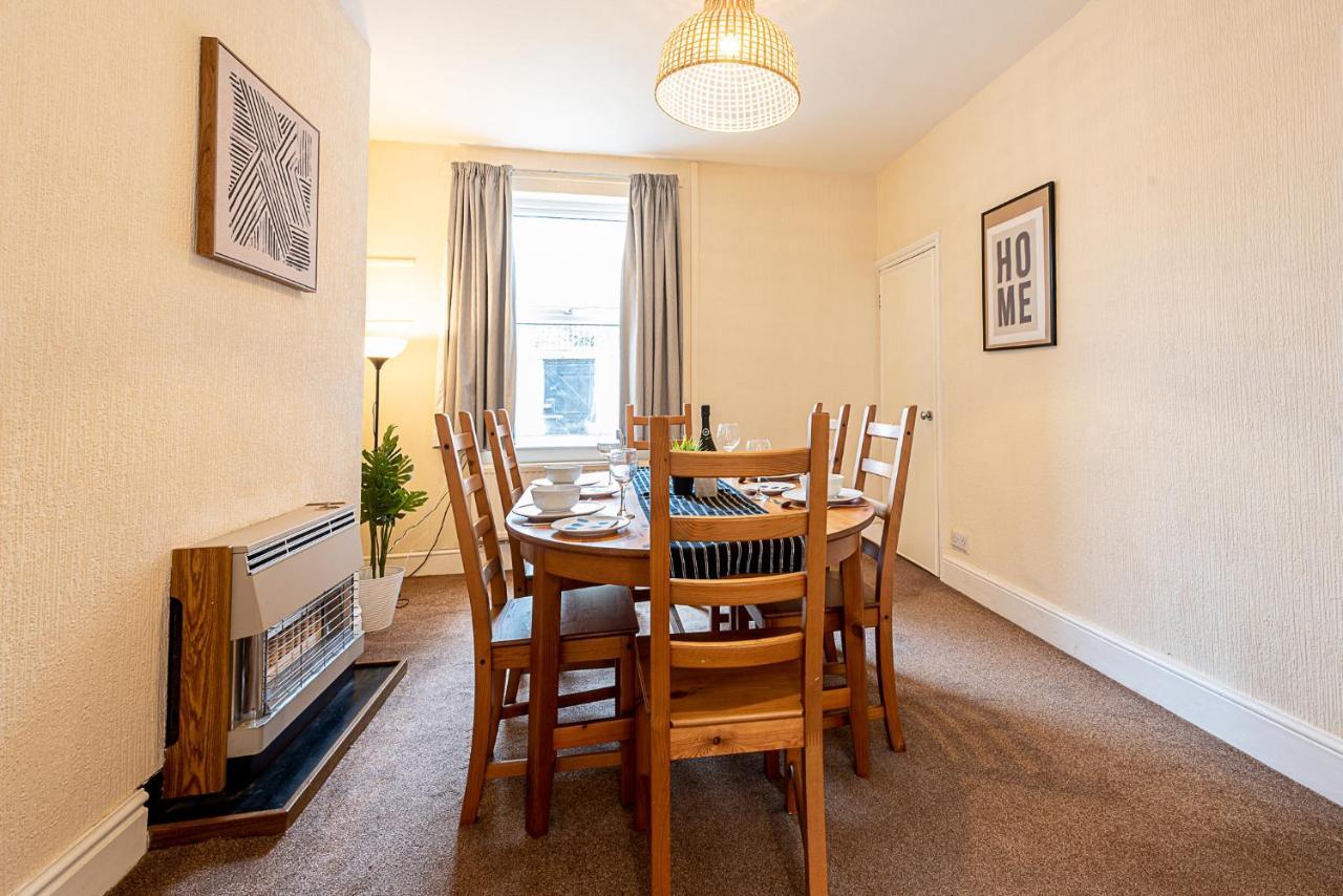 2 Bed, Up To 6 Guests Near Chester City Centre Екстериор снимка